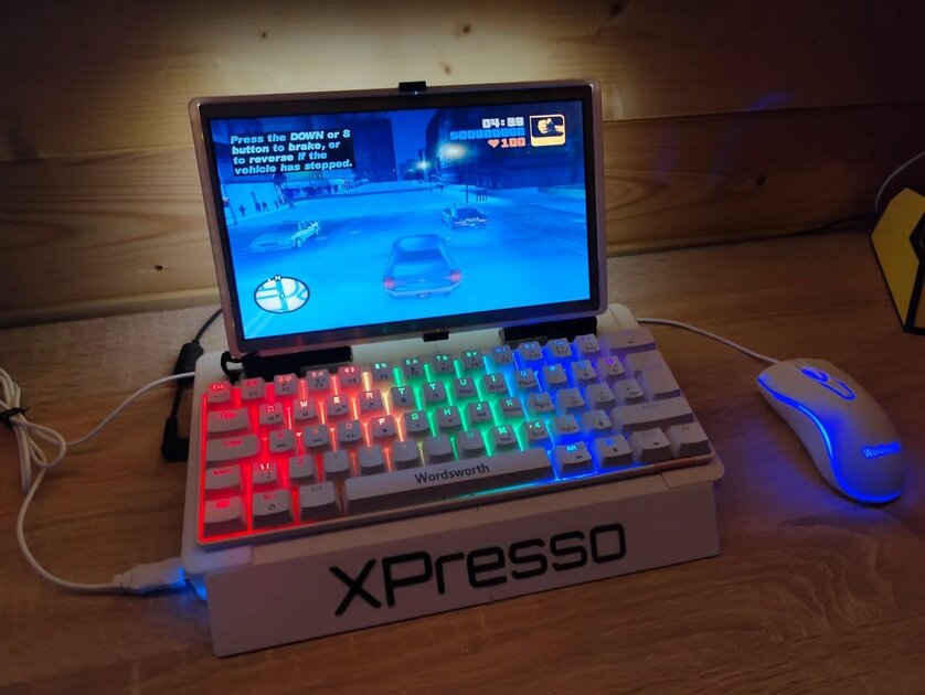 Инженер дал старенькому Lenovo S10 вторую жизнь, напечатав кастомный корпус