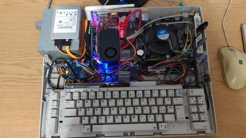 Пользователь Reddit превратил печатную машинку в ПК. Даже оригинальные клавиши работают