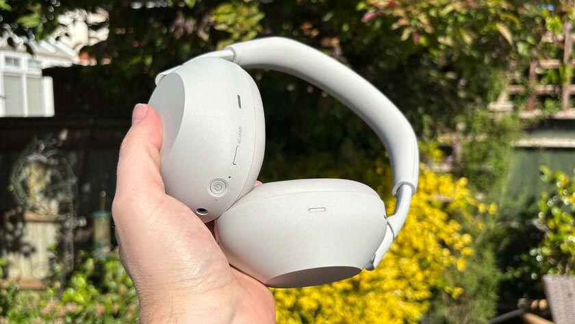 Это король среди наушников. Обзор Sony WH-1000XM6, сравнение с WH-1000XM5 и конкурентами — Шумоподавление и качество связи. 2