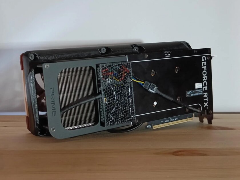 Так выглядит RTX 5060 Ti на 16 ГБ с кастомным охлаждением: да, здесь 4 вентилятора