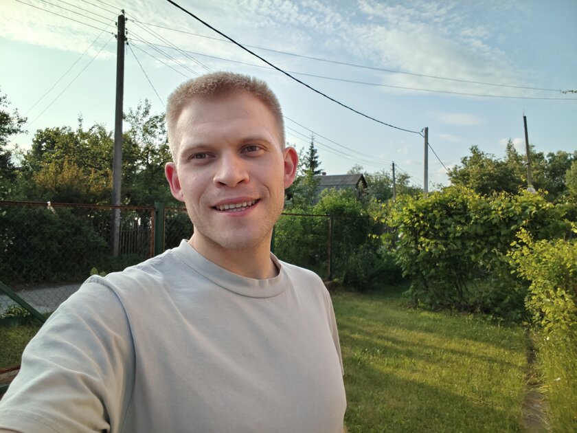 Я не поверил глазам, это невозможный смартфон. Обзор iQOO Z10 на 7300 мА⋅ч — тонкий (!) и мощный