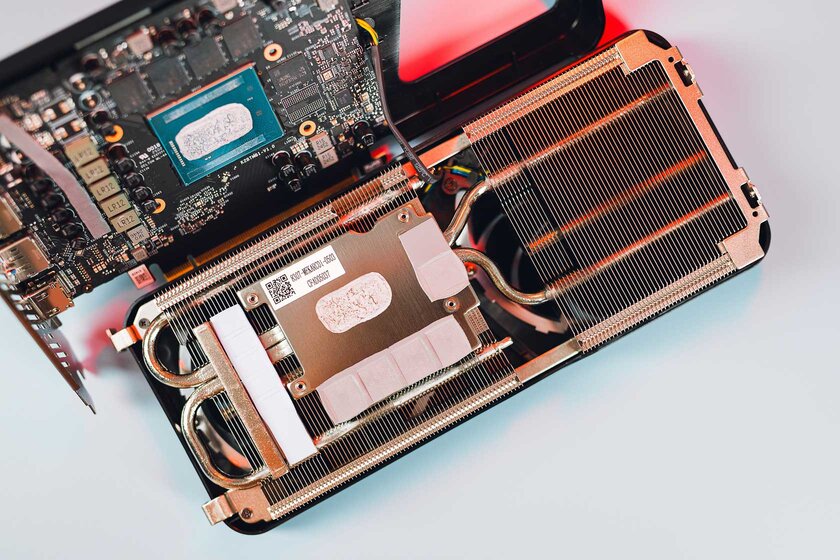 Доступная видеокарта с 10 ГБ и мощным охлаждением: обзор MAXSUN Intel Arc B570 Milestone 10G