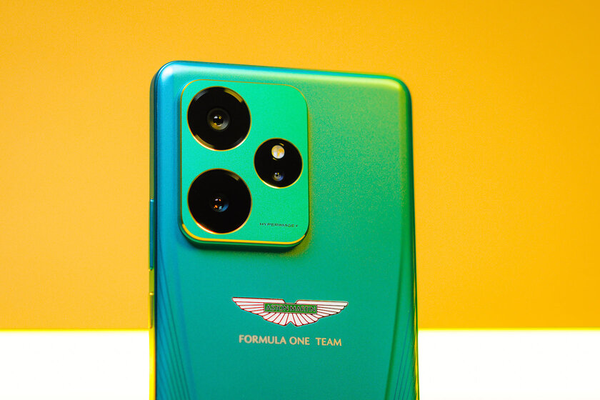 Богато, стильно и с шильдиком Aston Martin: обзор realme GT 7 Dream Edition — Качество снимков. 1