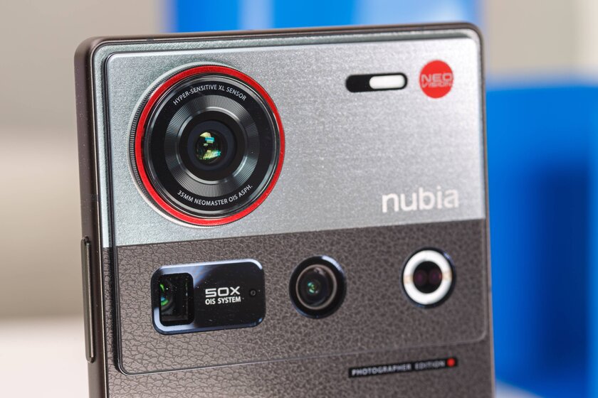 Такой камеры больше ни у кого нет. Обзор nubia Z70S Ultra — во многом уникальный смартфон — Дизайн. 3
