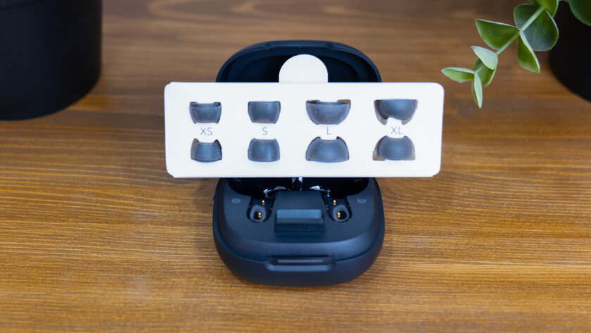 Оказывается, качественные наушники могут быть недорогими. Обзор Soundcore P40i — Комплектация и дизайн. 1