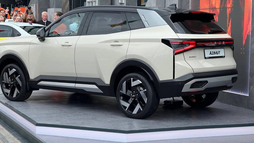 АвтоВАЗ может! Представлен полностью российский кроссовер Lada Azimut