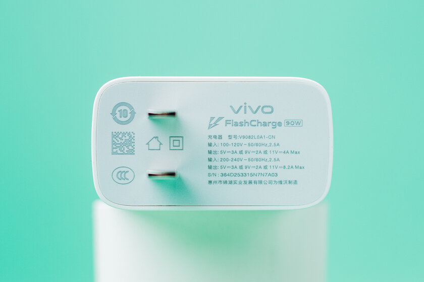 Зачем зеркалка, если в карман помещается этот монстр? Обзор камерофона vivo X200 Ultra