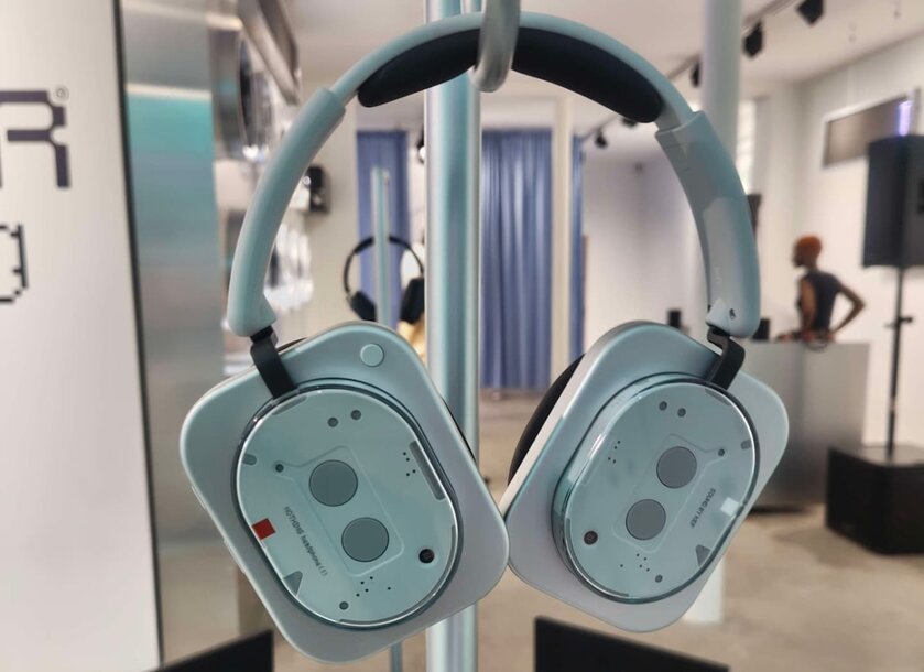 Инсайдер слил живые фото полноразмерных наушников Nothing Headphone (1)