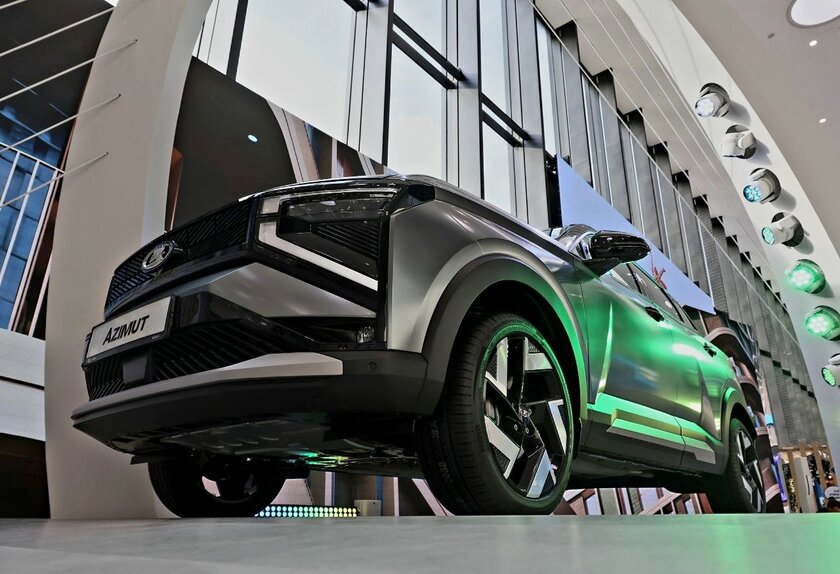 Так выглядит кроссовер LADA Azimut в цвете «Булат» (фото внутри)