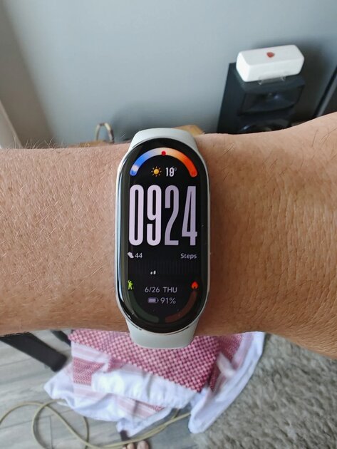 Это лучший Mi Band из всех — исправили главную проблему. Обзор Xiaomi Smart Band 10 — Дизайн. 4