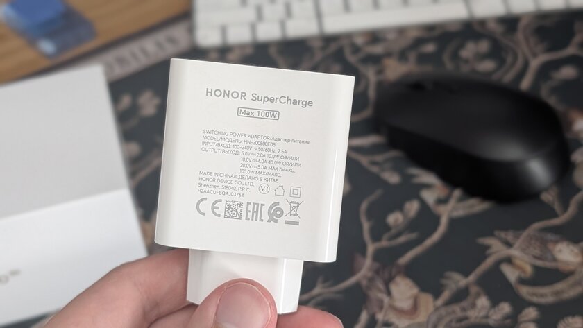 Кремний-углеродная батарея, шикарная камера и богатый набор ИИ: обзор HONOR 400 Pro — Автономность и зарядка. 1