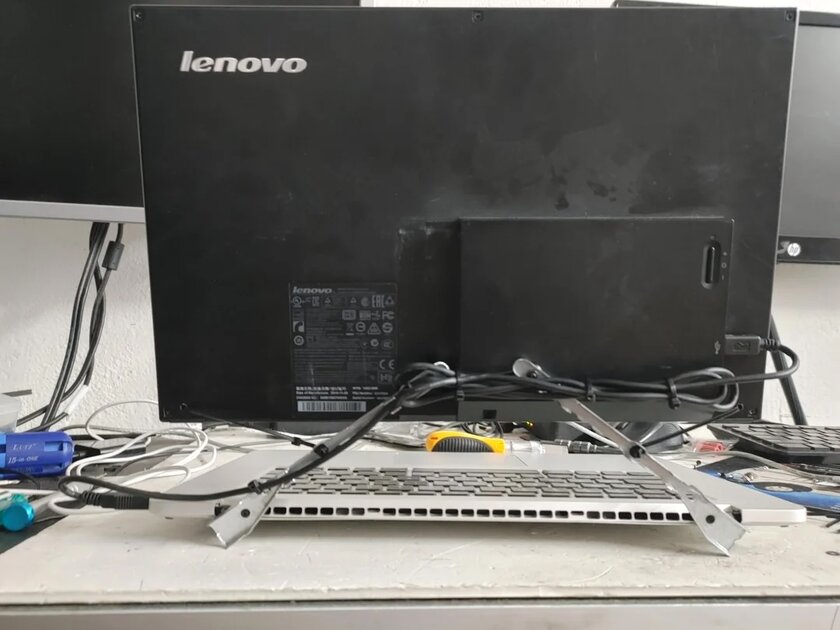 Инженер показал свой Pronovo Macpad — MacBook с монитором от Lenovo