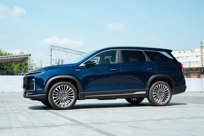 От партнера Mitsubishi до «дочки» Chery: честный обзор Soueast S09 — большого семейного кроссовера — Знакомство. 1