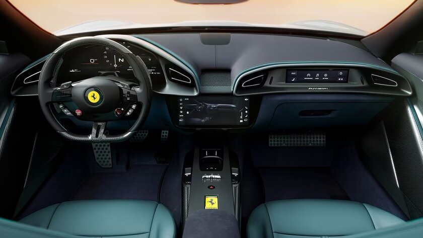 3,3 секунды до сотни, V8 и три дисплея в салоне: Ferrari представила суперкар Amalfi