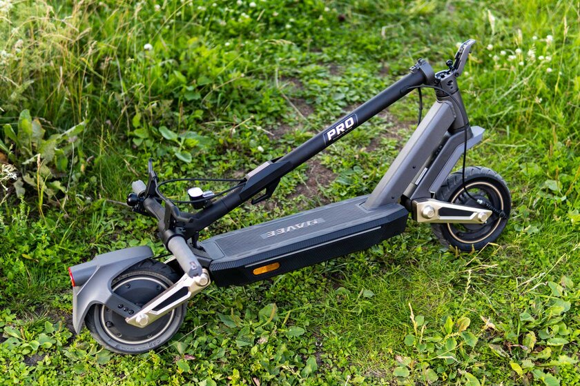 75 км на одном заряде, мощный мотор и атмосферная подсветка: обзор Navee ST3 Pro
