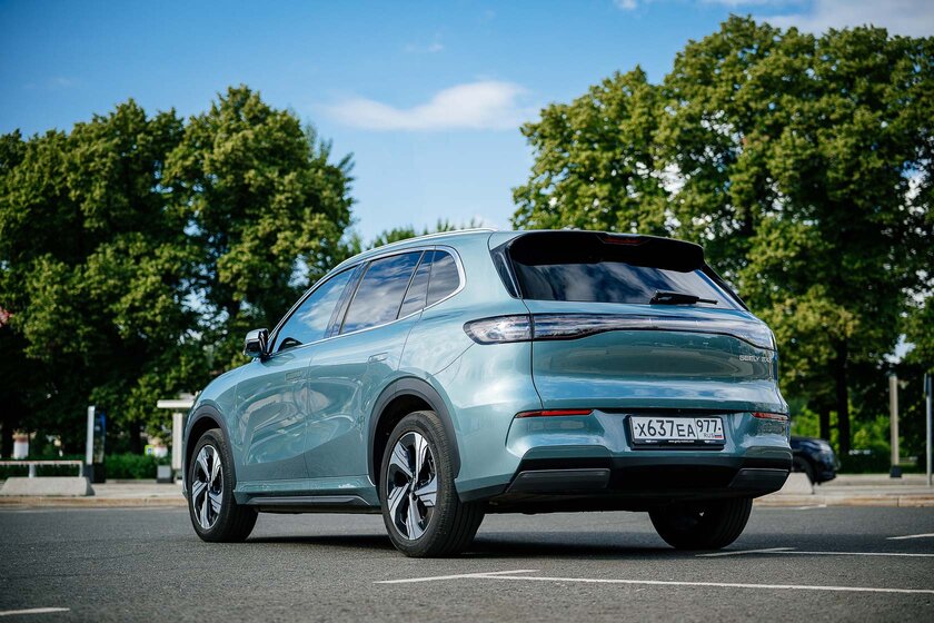 Первый электрокар Geely в России — обзор EX5. Готов ли он к нашей зиме, дорогам и розеткам — Знакомство. 1