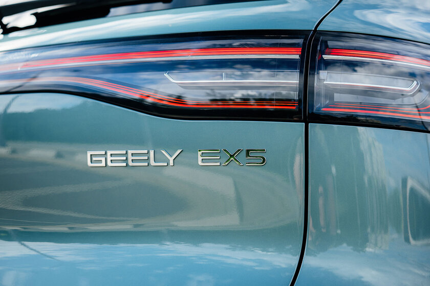 Первый электрокар Geely в России — обзор EX5. Готов ли он к нашей зиме, дорогам и розеткам — Знакомство. 4