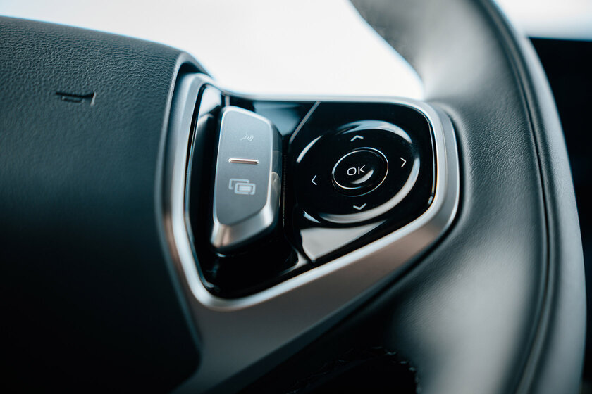 Первый электрокар Geely в России — обзор EX5. Готов ли он к нашей зиме, дорогам и розеткам — Знакомство. 69