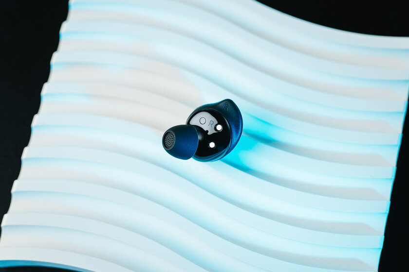 Удар по бюджетному сегменту TWS-наушников: обзор Samsung Galaxy Buds Core с ANC и достойным звуком — Дизайн корпуса. 2