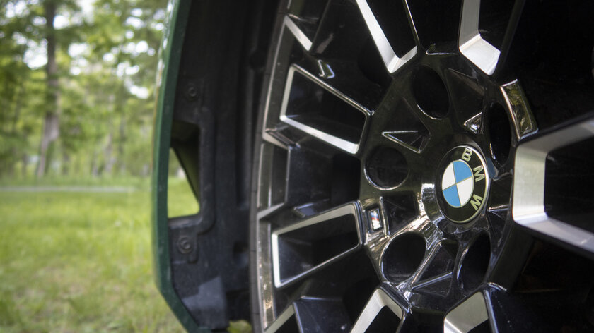 Яркий спорткар на 717 лошадей с огромным багажником: обзор универсала BMW M5 Touring — Ощущения от вождения. 7