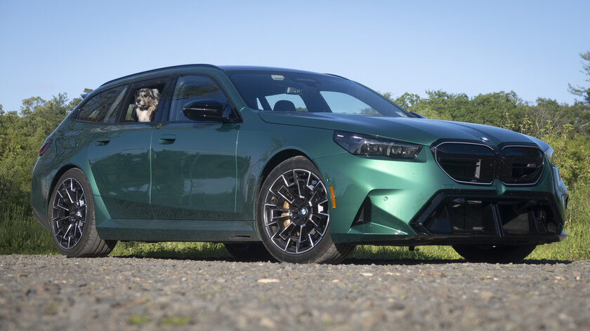 Яркий спорткар на 717 лошадей с огромным багажником: обзор универсала BMW M5 Touring — Слишком новаторский салон. 2