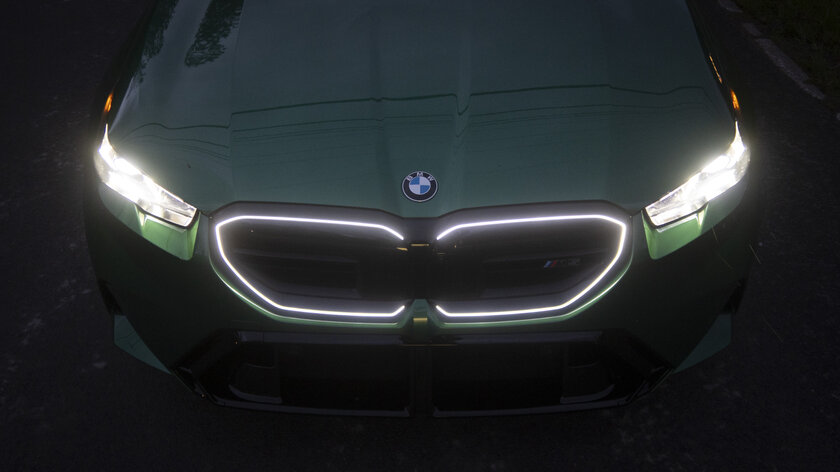 Яркий спорткар на 717 лошадей с огромным багажником: обзор универсала BMW M5 Touring — Слишком новаторский салон. 1