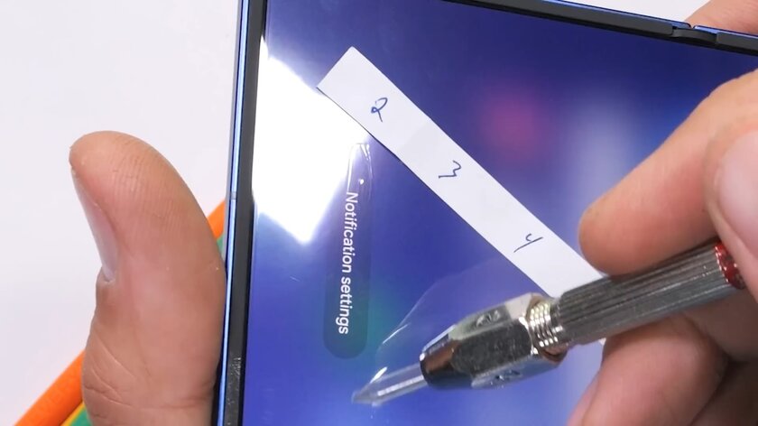 Складной Galaxy Z Fold7 оказался очень прочным: блогер не смог его сломать