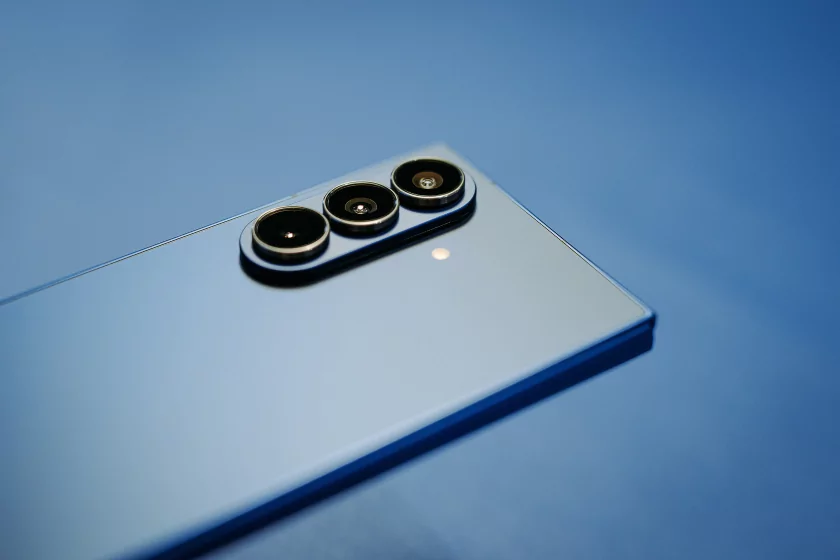 iFixit оценила Galaxy Z Fold 7 на 3 из 10 баллов: смартфон практически не поддаётся ремонту