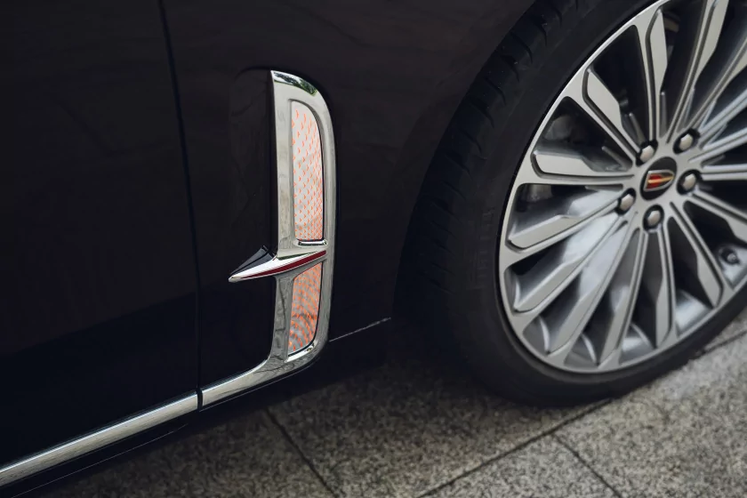 Обзор Hongqi H9. Выглядит как лимузин для саммита G20, но стоит ли он своих денег?