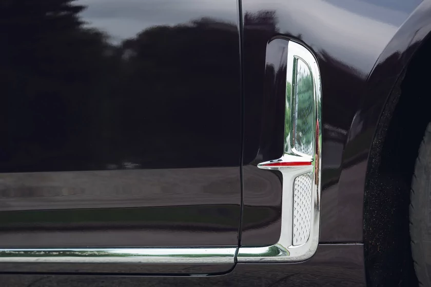 Обзор Hongqi H9. Выглядит как лимузин для саммита G20, но стоит ли он своих денег?