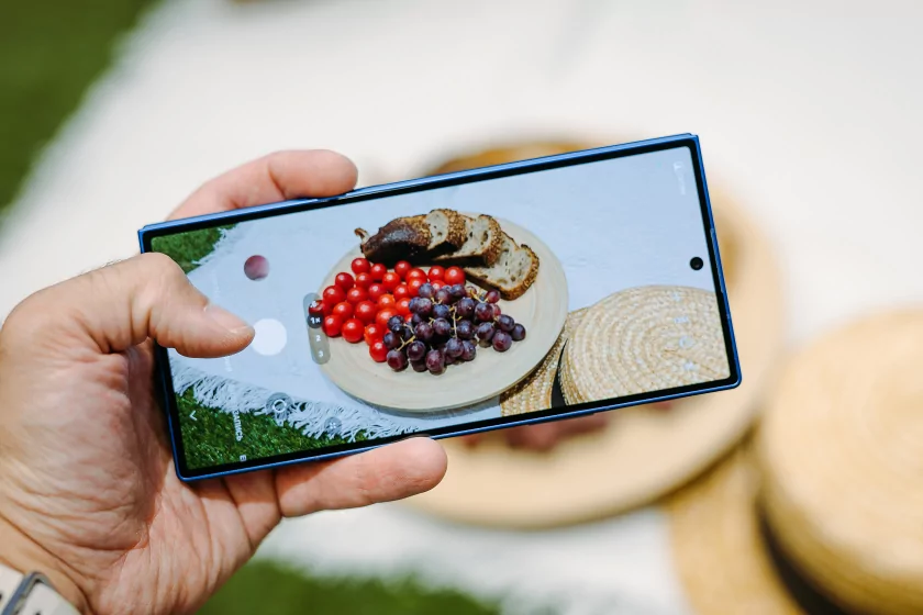 Обзор складного Samsung Galaxy Z Fold7: он стал удобным даже в сложенном виде — Дизайн. 1