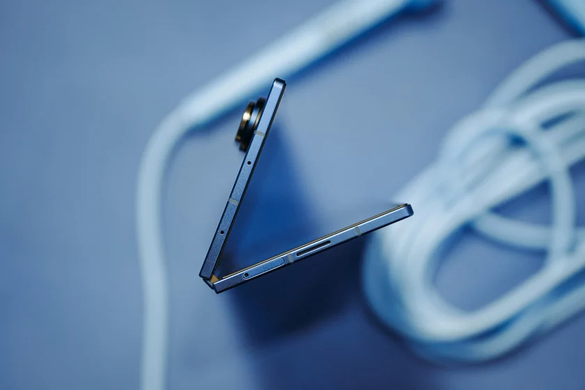 Обзор складного Samsung Galaxy Z Fold7: он стал удобным даже в сложенном виде — Отзыв. 1