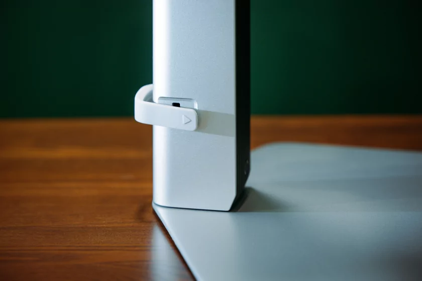 Отличный монитор без переплаты за лишние функции: обзор Samsung Odyssey OLED G8 G81SF UHD — Дизайн. 6