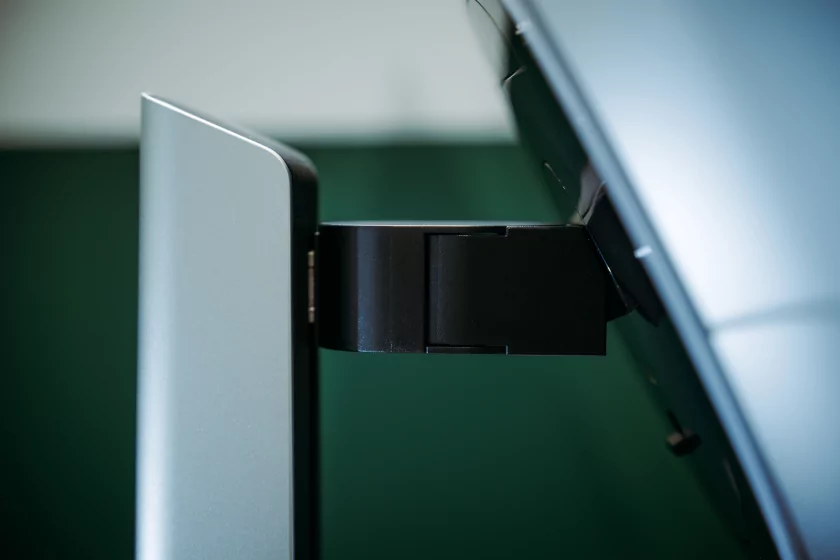 Отличный монитор без переплаты за лишние функции: обзор Samsung Odyssey OLED G8 G81SF UHD — Дизайн. 7