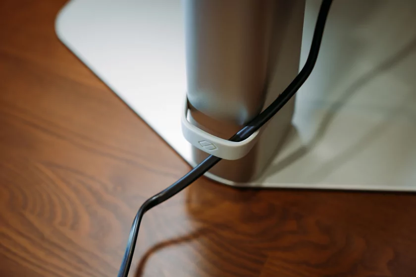 Отличный монитор без переплаты за лишние функции: обзор Samsung Odyssey OLED G8 G81SF UHD — Дизайн. 10