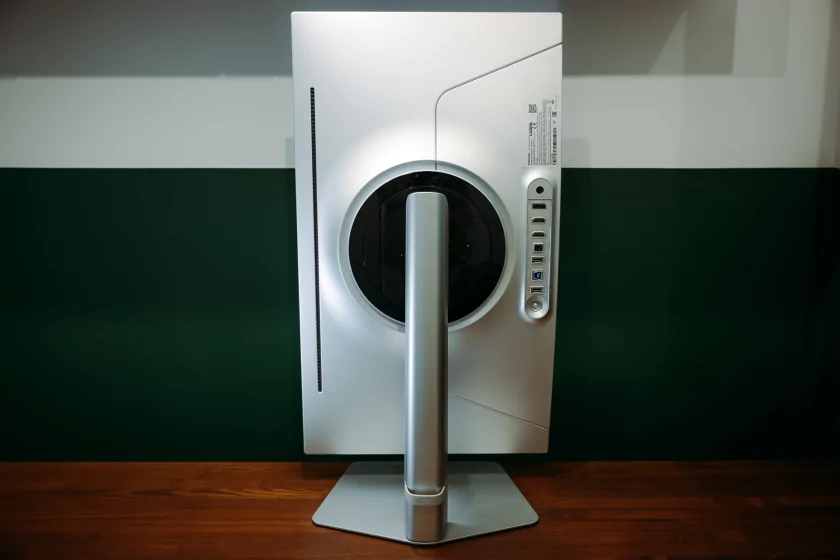 Отличный монитор без переплаты за лишние функции: обзор Samsung Odyssey OLED G8 G81SF UHD — Отзыв. 2