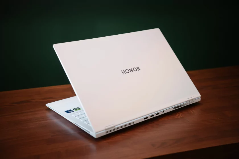 165 Гц, RTX 5060 и топовый процессор: обзор HONOR MagicBook Pro 16 HUNTER 2025