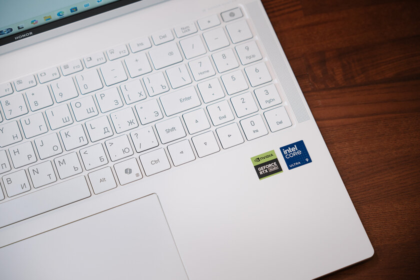 165 Гц, RTX 5060 и топовый процессор: обзор HONOR MagicBook Pro 16 HUNTER 2025