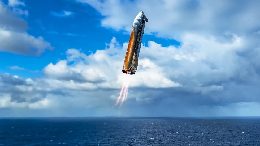 SpaceX показала кадры точного приводнения корабля Starship — в 3 метрах от точки посадки