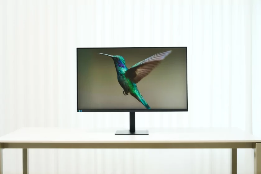 Samsung представила первый 37-дюймовый монитор в серии ViewFinity — S8