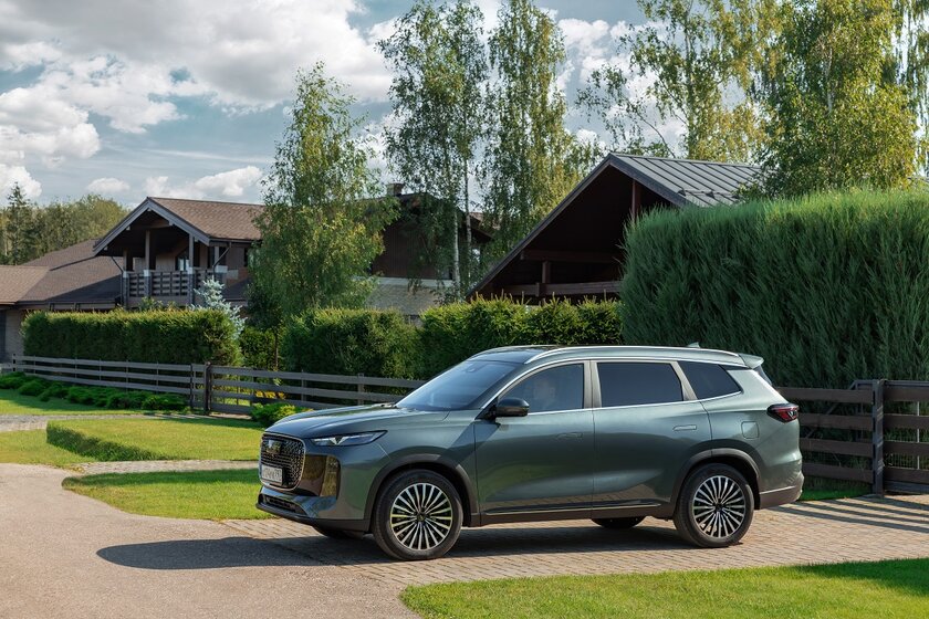 В России стартовали предзаказы на семейный кроссовер TENET T8: особенности и цены