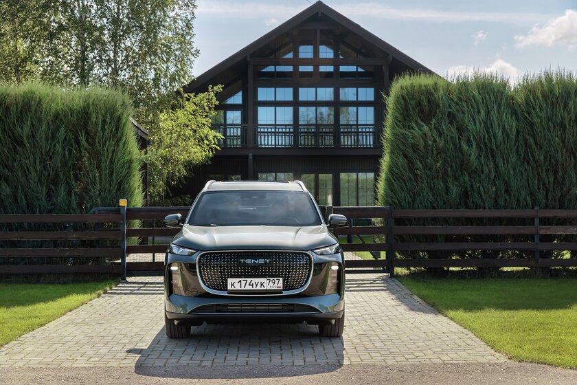 В России стартовали предзаказы на семейный кроссовер TENET T8: особенности и цены