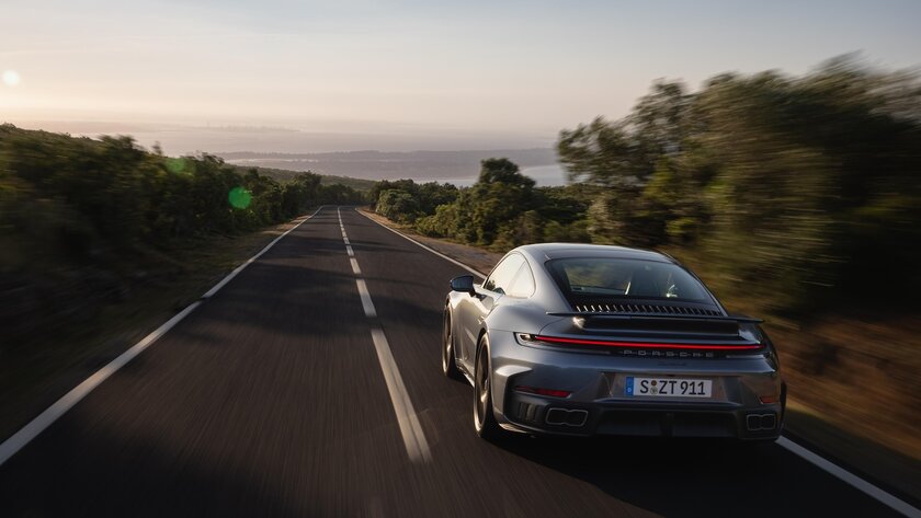 Новая Porsche 911 Turbo S (2026) стала самой мощной в истории: 100 км/час за 2,4 сек