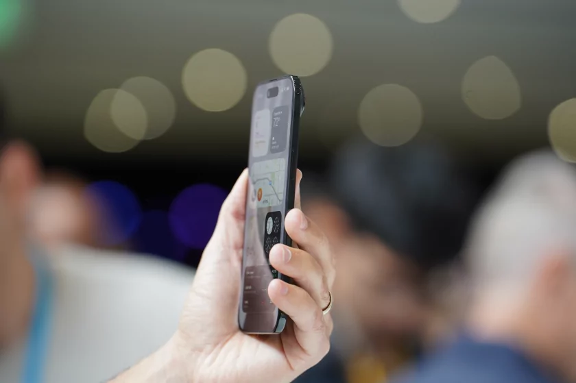 Так тончайший iPhone Air выглядит вживую — он точно не погнётся?