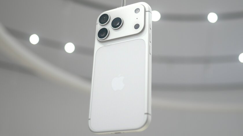 Все цвета iPhone Air, iPhone 17 и 17 Pro вживую: сравнение расцветок на натуральных фото — Цвета iPhone 17 Pro и iPhone 17 Pro Max. 2
