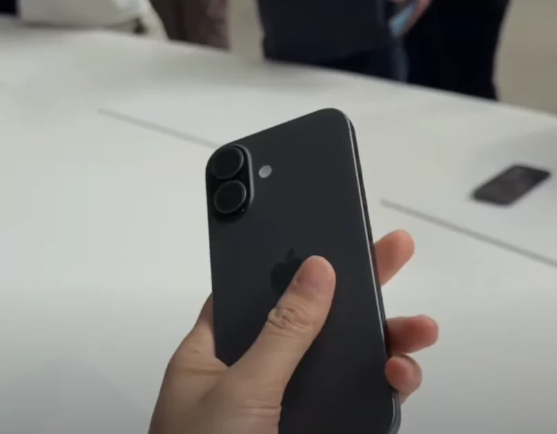 Все цвета iPhone Air, iPhone 17 и 17 Pro вживую: сравнение расцветок на натуральных фото — Цвета iPhone 17. 15