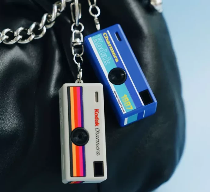 Kodak представила камеру-брелок Charmera: пользователи не знают, какую версию получат при покупке
