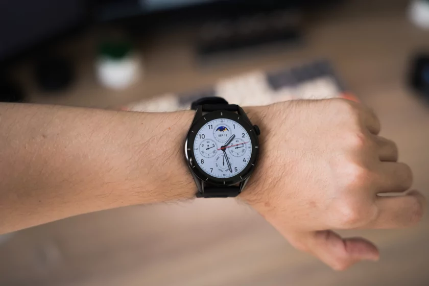 ИИ прямо на запястье! Обзор TECNO Watch Pro 3 — фитнес-трекер в корпусе умных часов — Внешний вид. 1