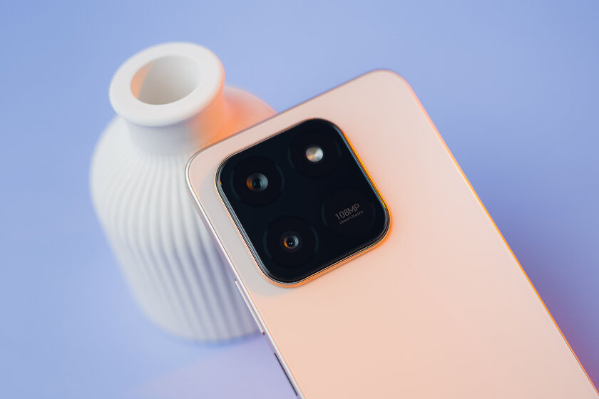 Усиленный корпус, батарея на двое суток и Google-сервисы: обзор недорогого HONOR X7d — Дизайн корпуса. 2