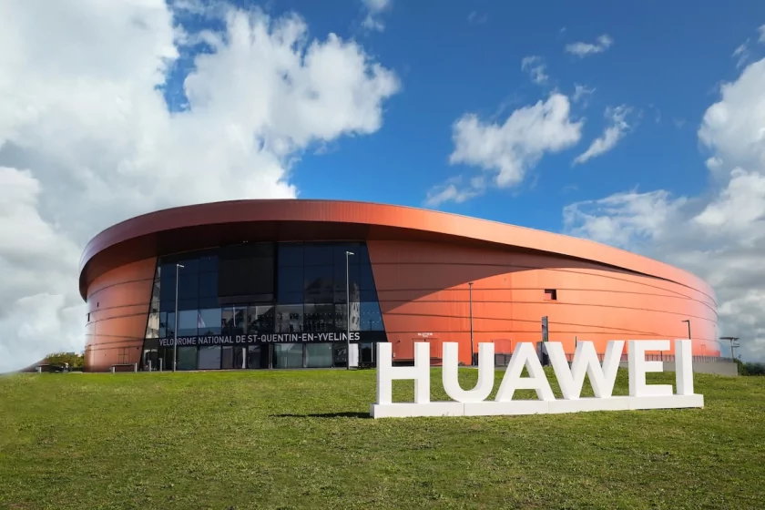 Планшет, часы, смартфоны и наушники: HUAWEI представила новые устройства в Париже